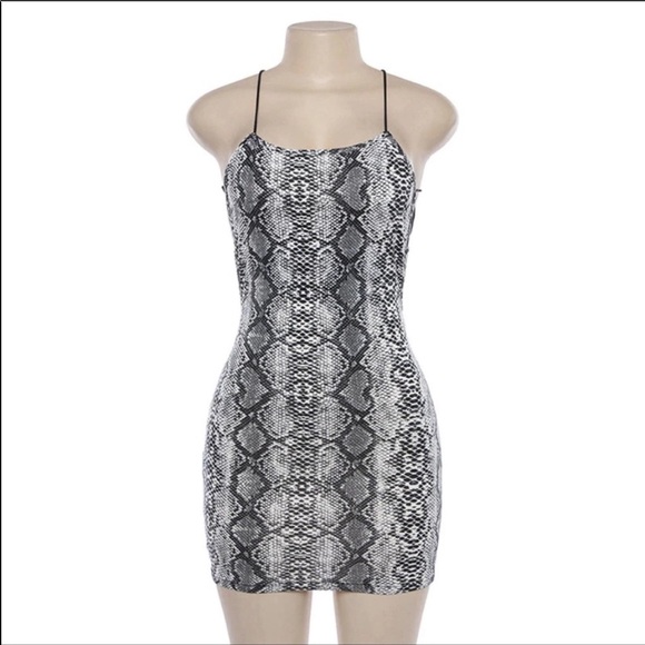 Strappy mini dress - Picture 4 of 8